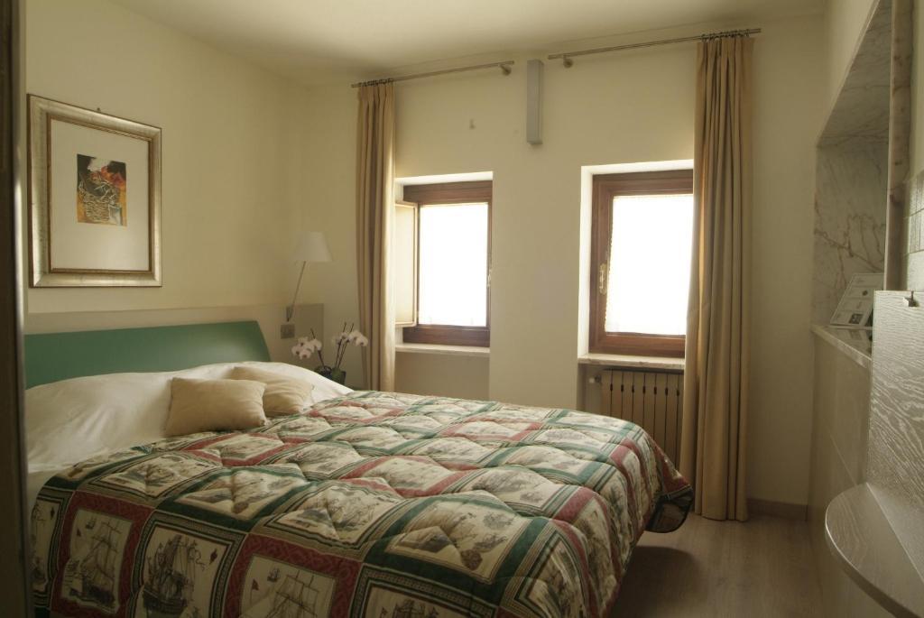 Chambres D'Hotes Nuits De Reve Roisan الغرفة الصورة